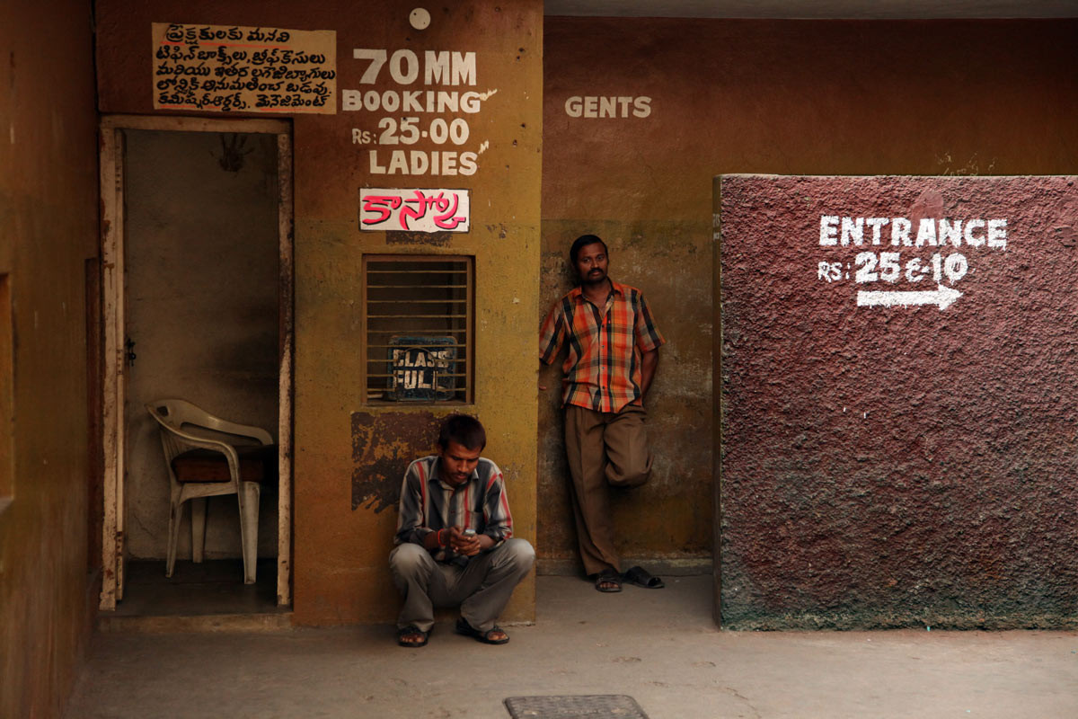 <span style="color:white">Sandhya, Hyderabad, 2009</span>